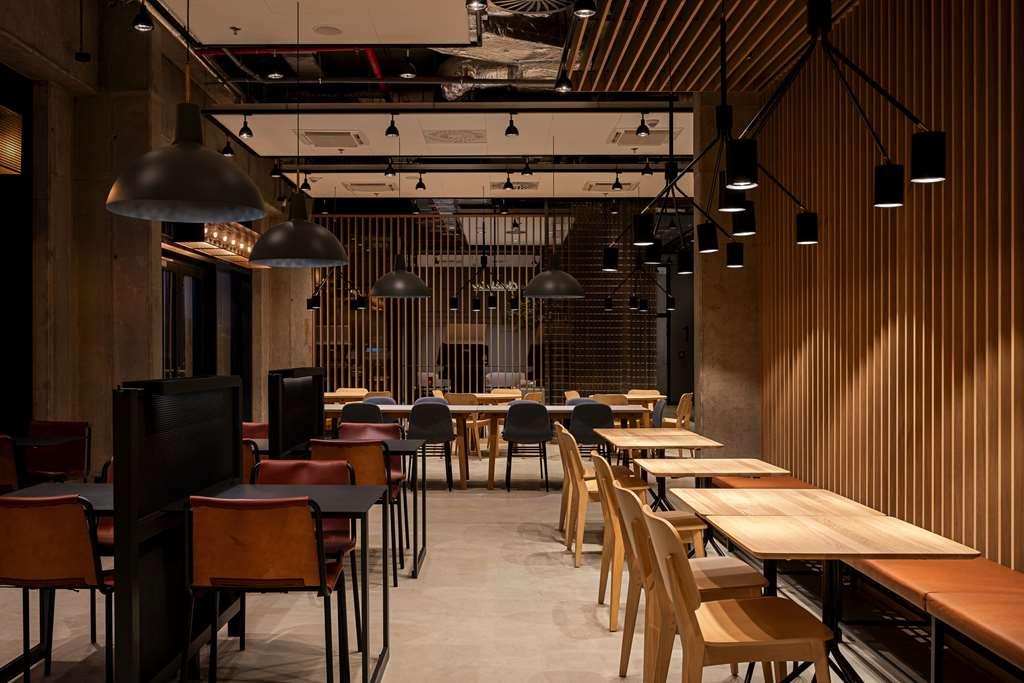 Zleep Hotel Prag Restoran fotoğraf