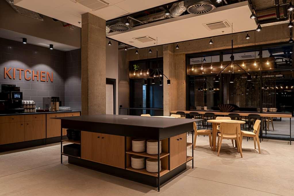 Zleep Hotel Prag Restoran fotoğraf